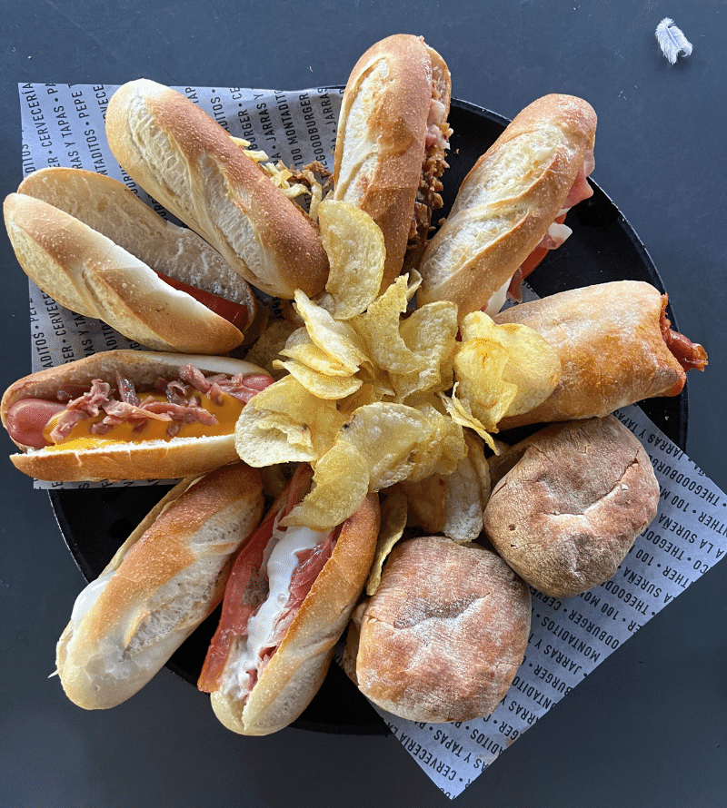 100 montaditos Treasure Travels
